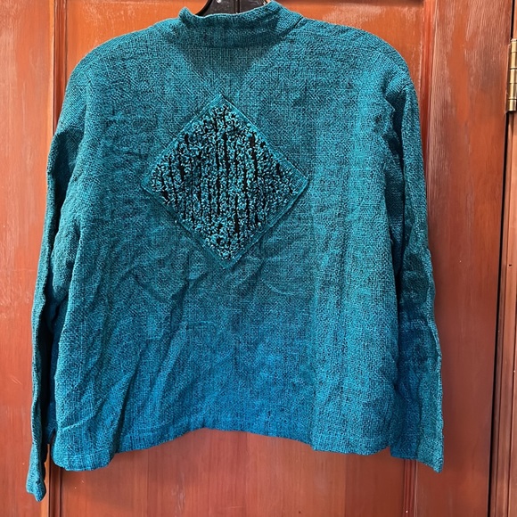 Teal cropped jacket. 100% cotton. Textured pockets and back design Sz medium - Picture 3 of 4